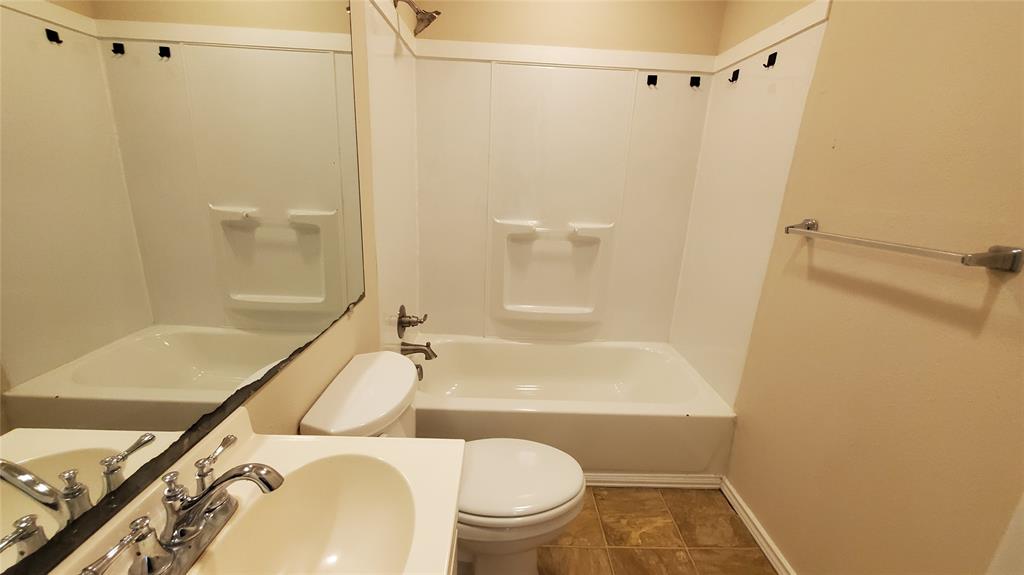 1237 South Waco Street Van Alstyne, TX 75495 - Photo 9 of 18