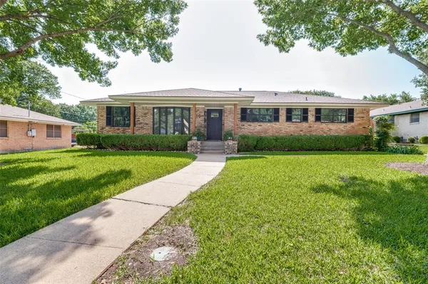 $336,900 | 816 Misty Glen Drive, DeSoto, TX 75115