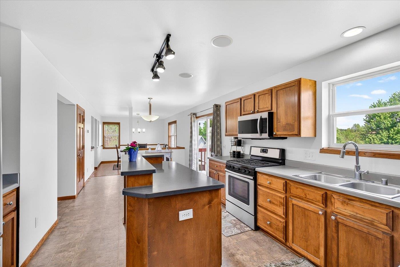 26 Yarrow Circle Madison, WI 53719 - Photo 16 of 70