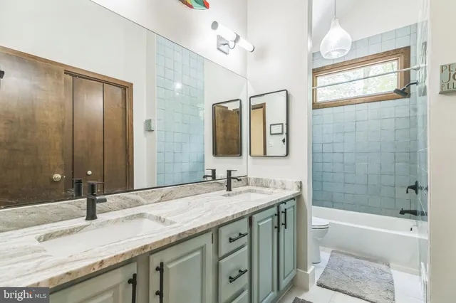 $1,099,000 | 113 Sparrow Hawk Lane, Chadds Ford, PA 19317