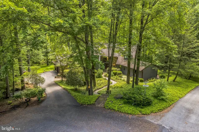 $1,099,000 | 113 Sparrow Hawk Lane, Chadds Ford, PA 19317