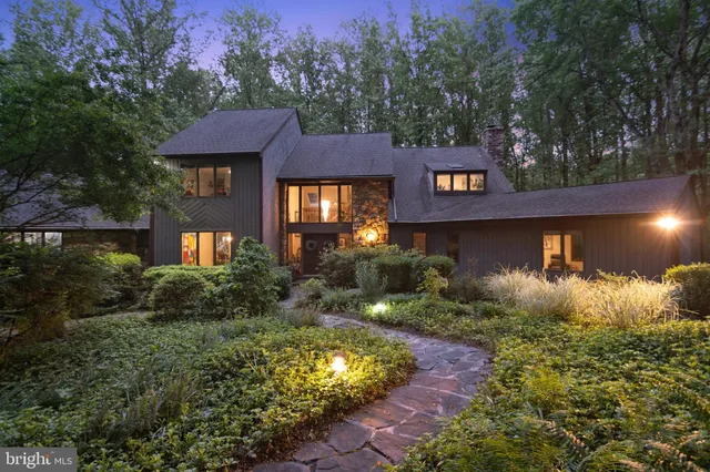 $1,099,000 | 113 Sparrow Hawk Lane, Chadds Ford, PA 19317