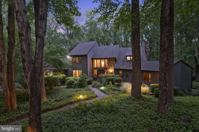 $1,099,000 | 113 Sparrow Hawk Lane, Chadds Ford, PA 19317