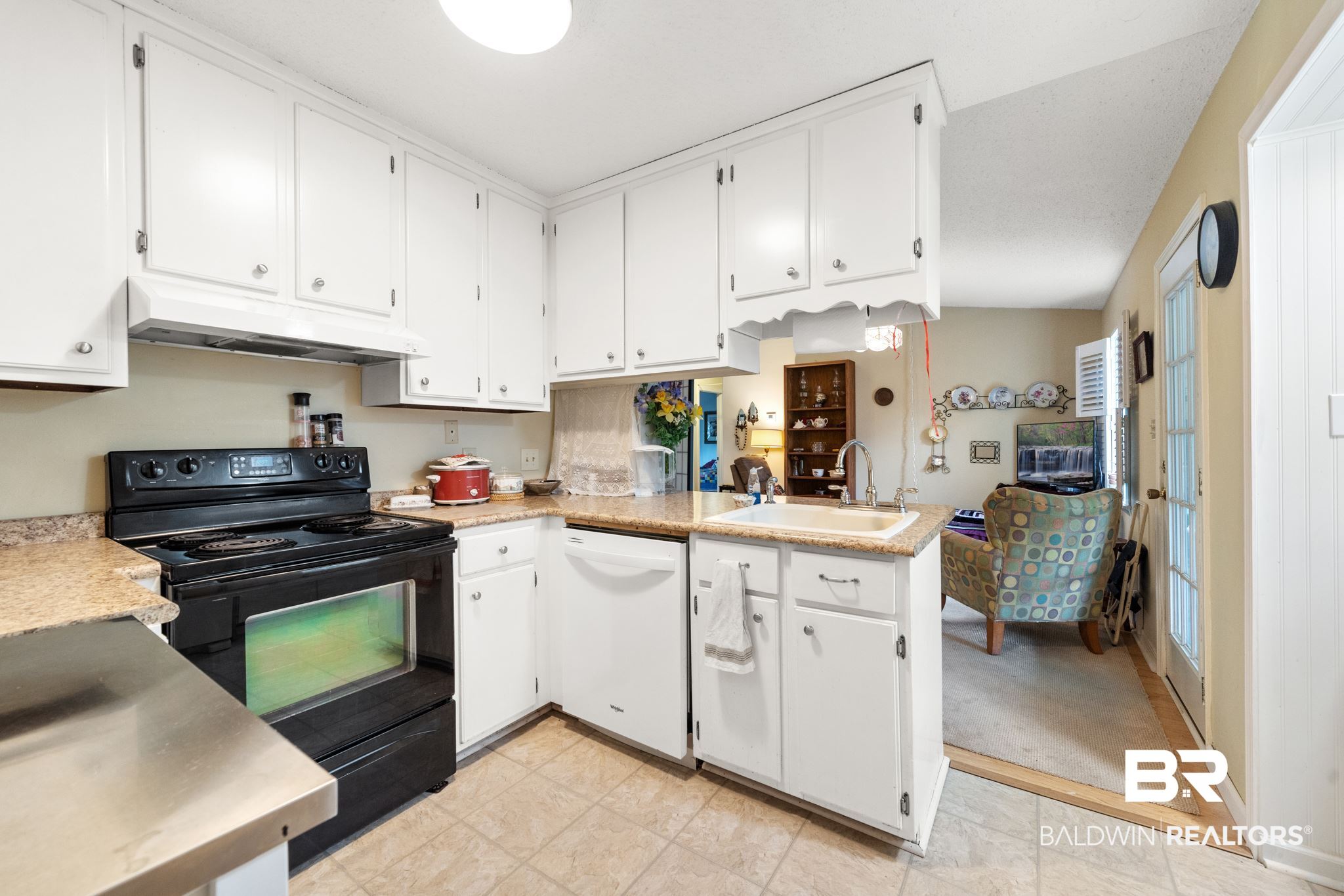 8621 Brook Lane Fairhope, AL 36532 - Photo 9 of 26 Kitchen