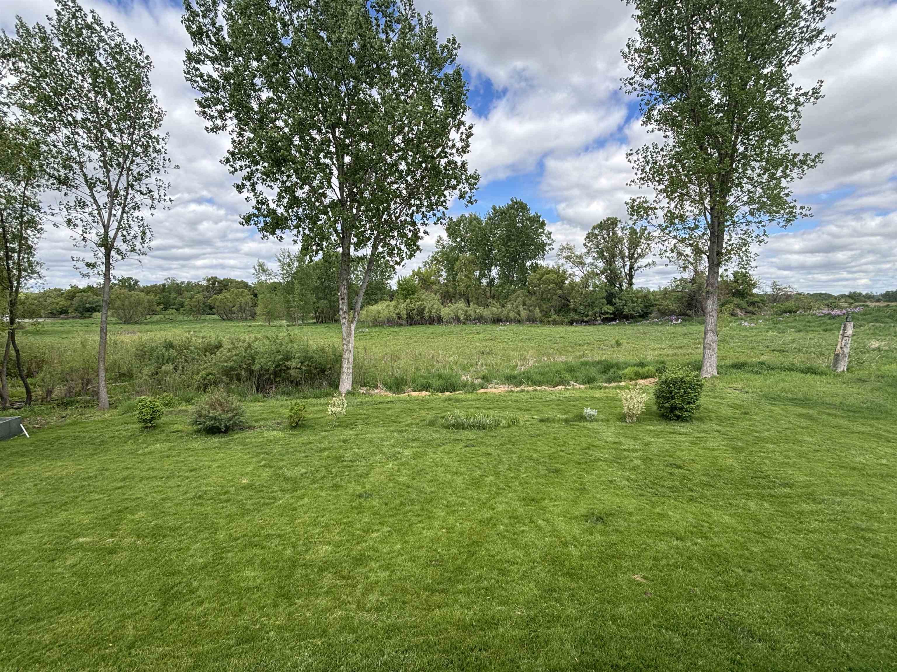 910 Riverview Court Marshall, WI 53559 - Photo 6 of 33