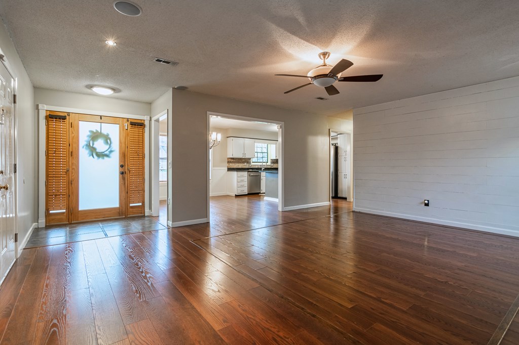 105 Stoneridge Road Enterprise, AL 36330 - Photo 8 of 33