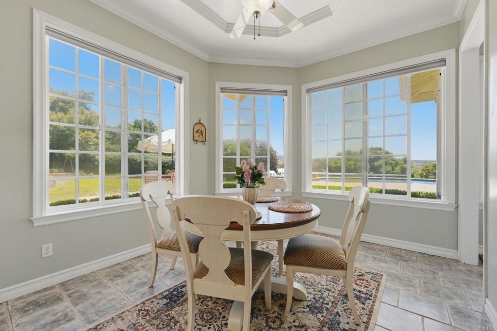 2292 Dos Lomas Fallbrook, CA 92028 - Photo 31 of 71 Breakfast nook