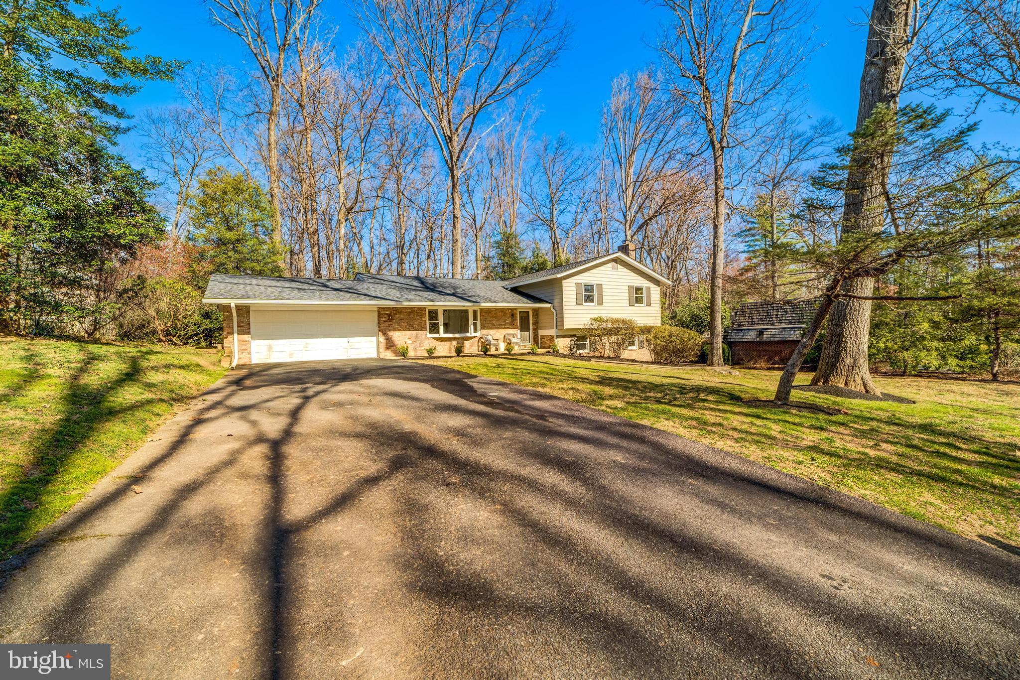 2520 Trophy Lane Reston, VA 20191 - Photo 3 of 47 Welcome Home! 2520 Trophy Lane, Reston