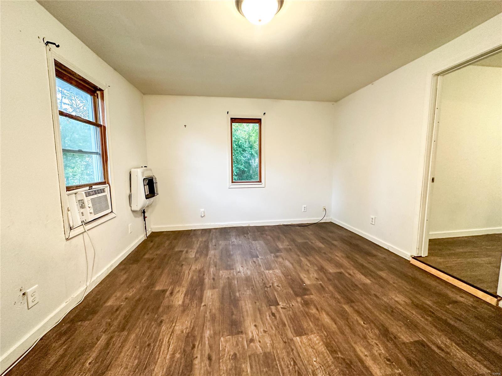 1024 Vandalia Road Hillsboro, IL 62049 - Photo 10 of 13 Gallery Image 10