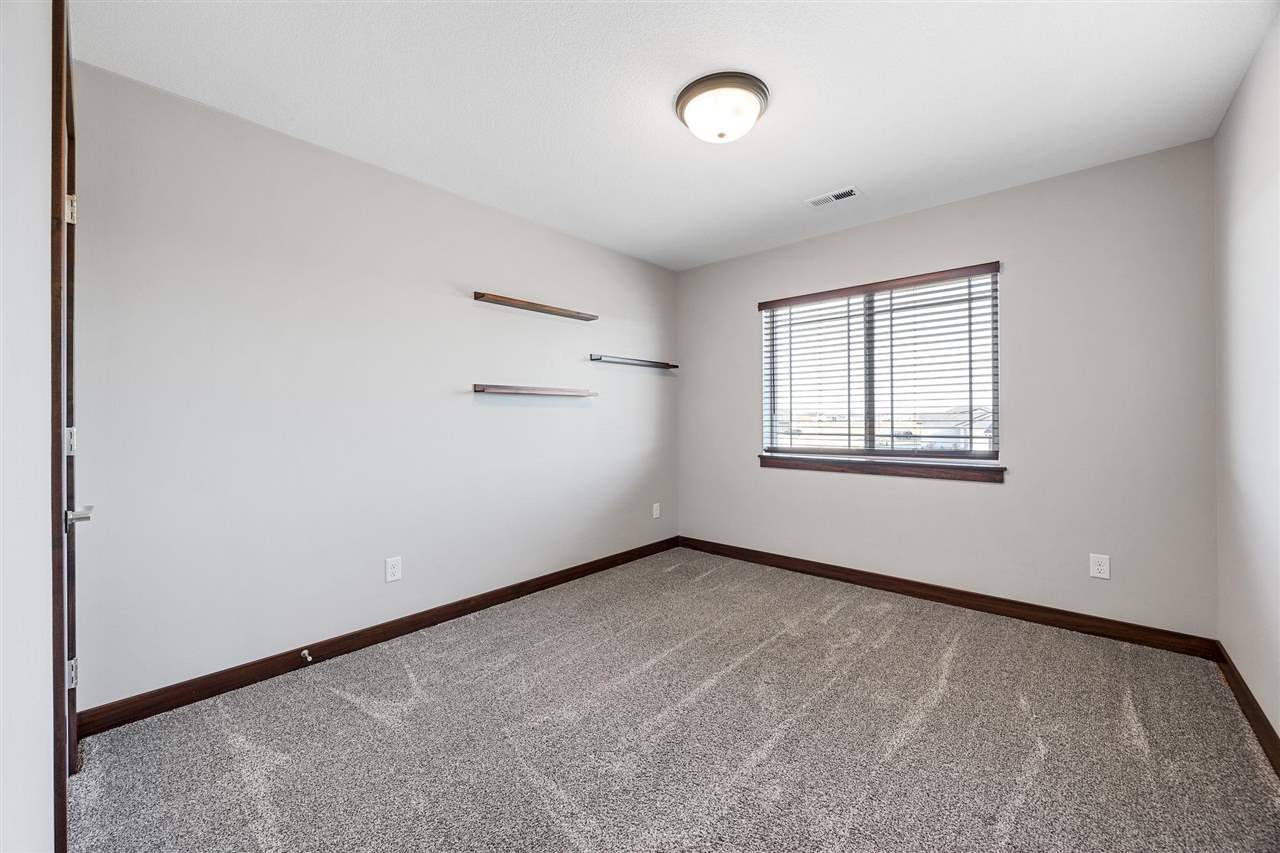 1247 Tramore Road Marion, IA 52302 - Photo 4 of 5 Gallery Image 4
