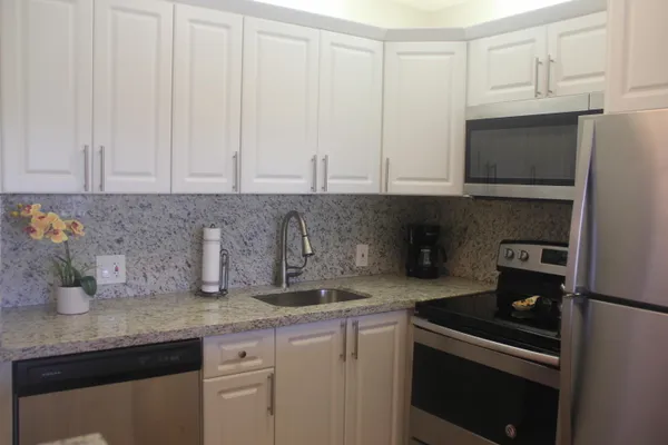 $1,500 | 454 Fanshaw K, Boca Raton, FL 33434