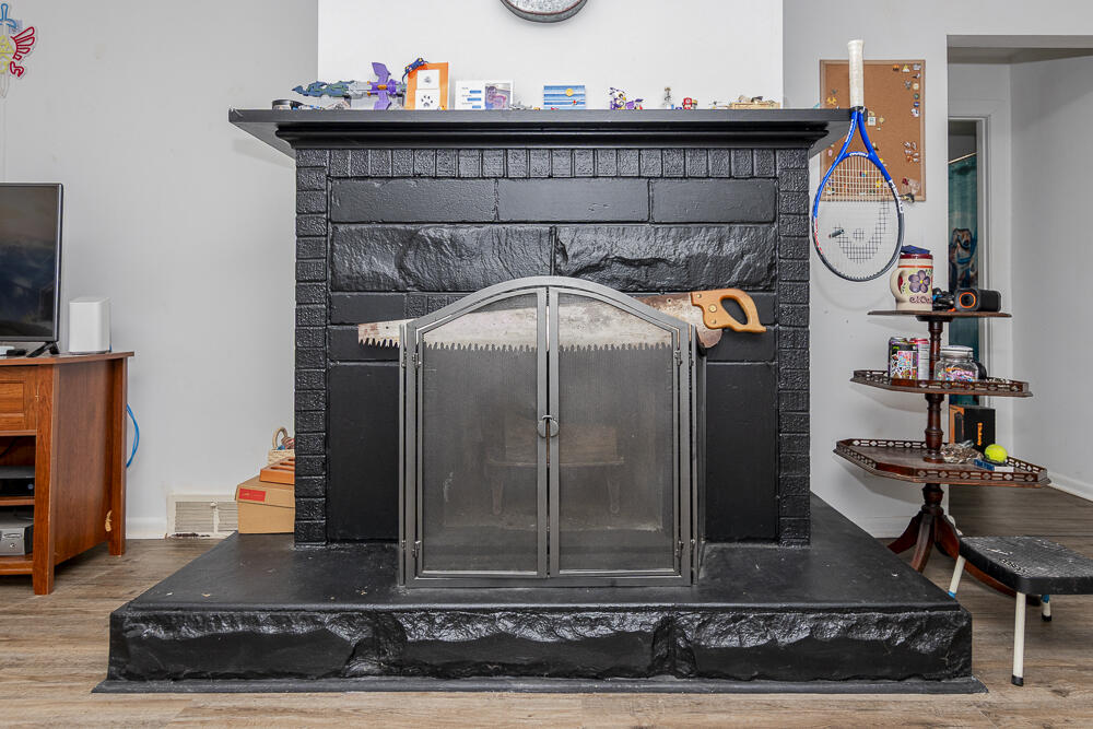 401 West St Marys Street Decatur, MI 49045 - Photo 12 of 23 LR b