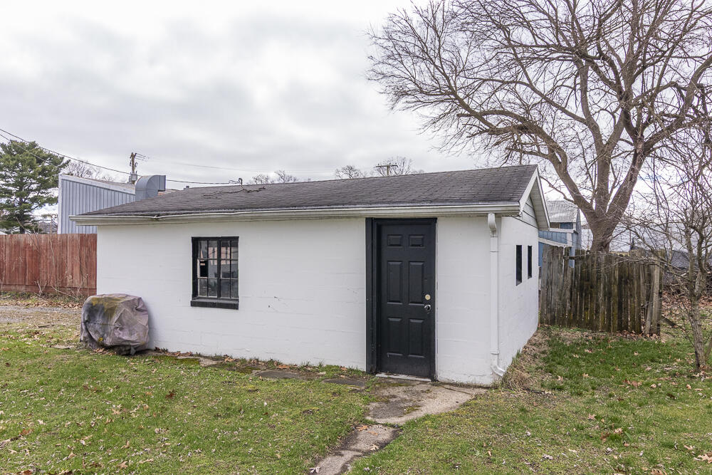 401 West St Marys Street Decatur, MI 49045 - Photo 23 of 23 Garage a