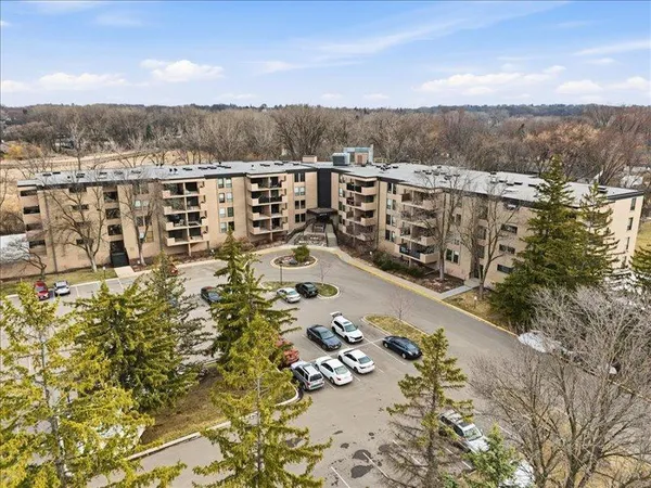 $165,000 | 6670 Vernon Avenue South, Unit 202, Edina, MN 55436