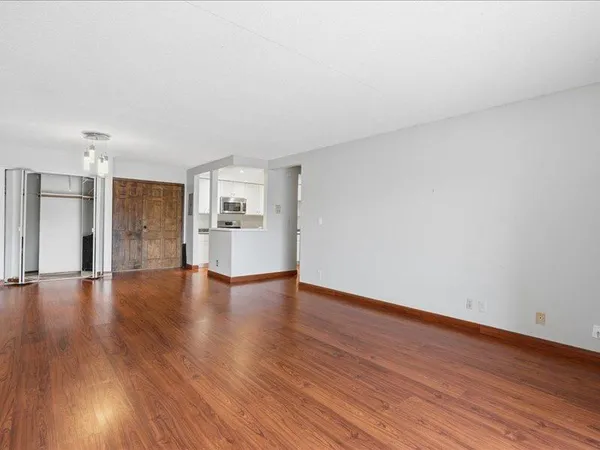 $173,000 | 6670 Vernon Avenue South, Unit 202, Edina, MN 55436