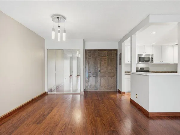 $165,000 | 6670 Vernon Avenue South, Unit 202, Edina, MN 55436