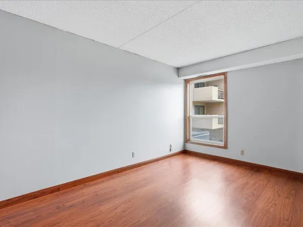 $165,000 | 6670 Vernon Avenue South, Unit 202, Edina, MN 55436