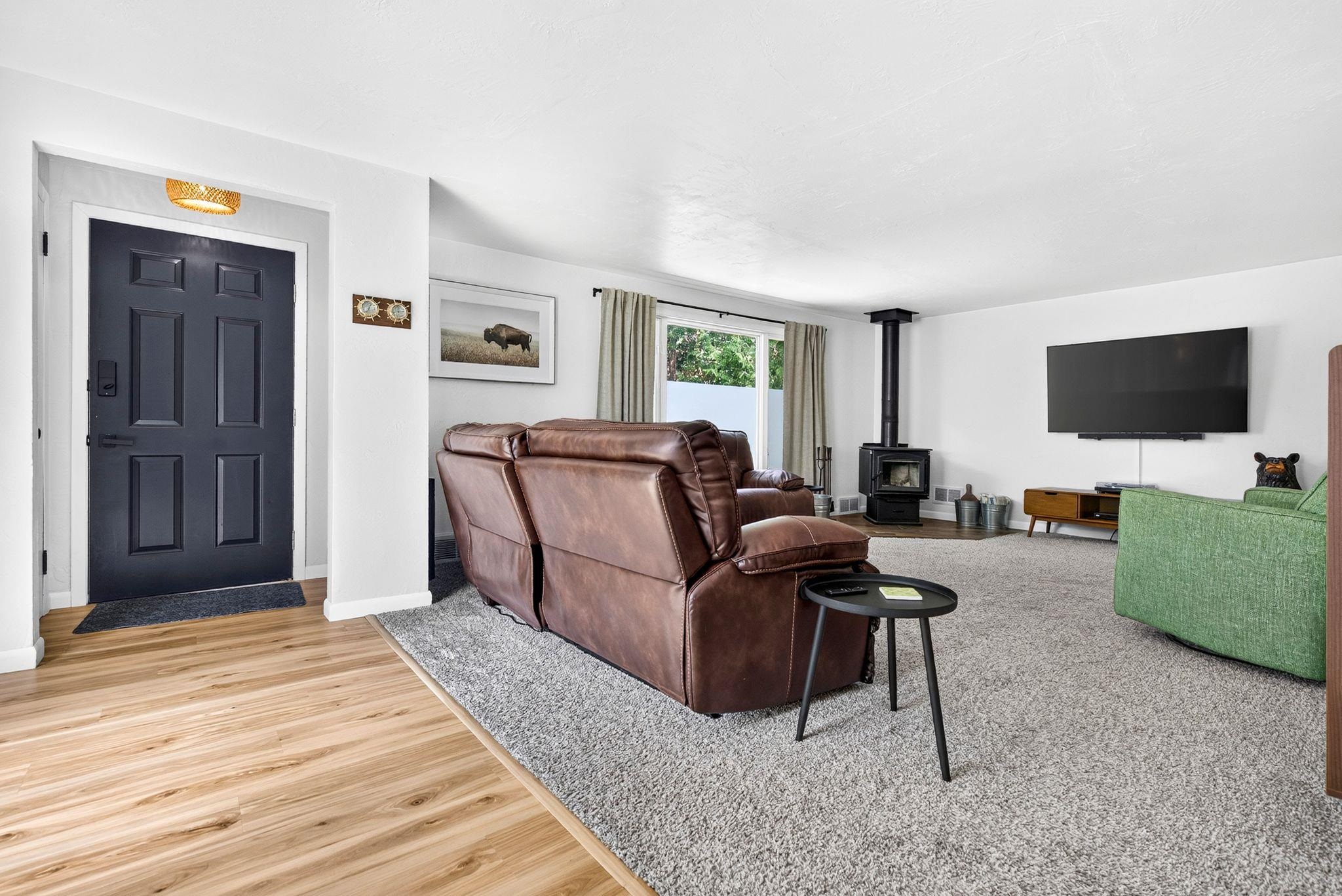 1338 Leonard Point Road Oshkosh, WI 54904 - Photo 15 of 60