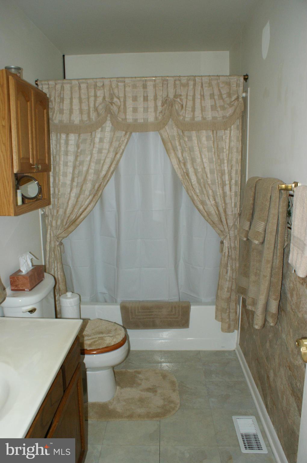 8 Woody Road Baltimore, MD 21221 - Photo 14 of 30 Bath