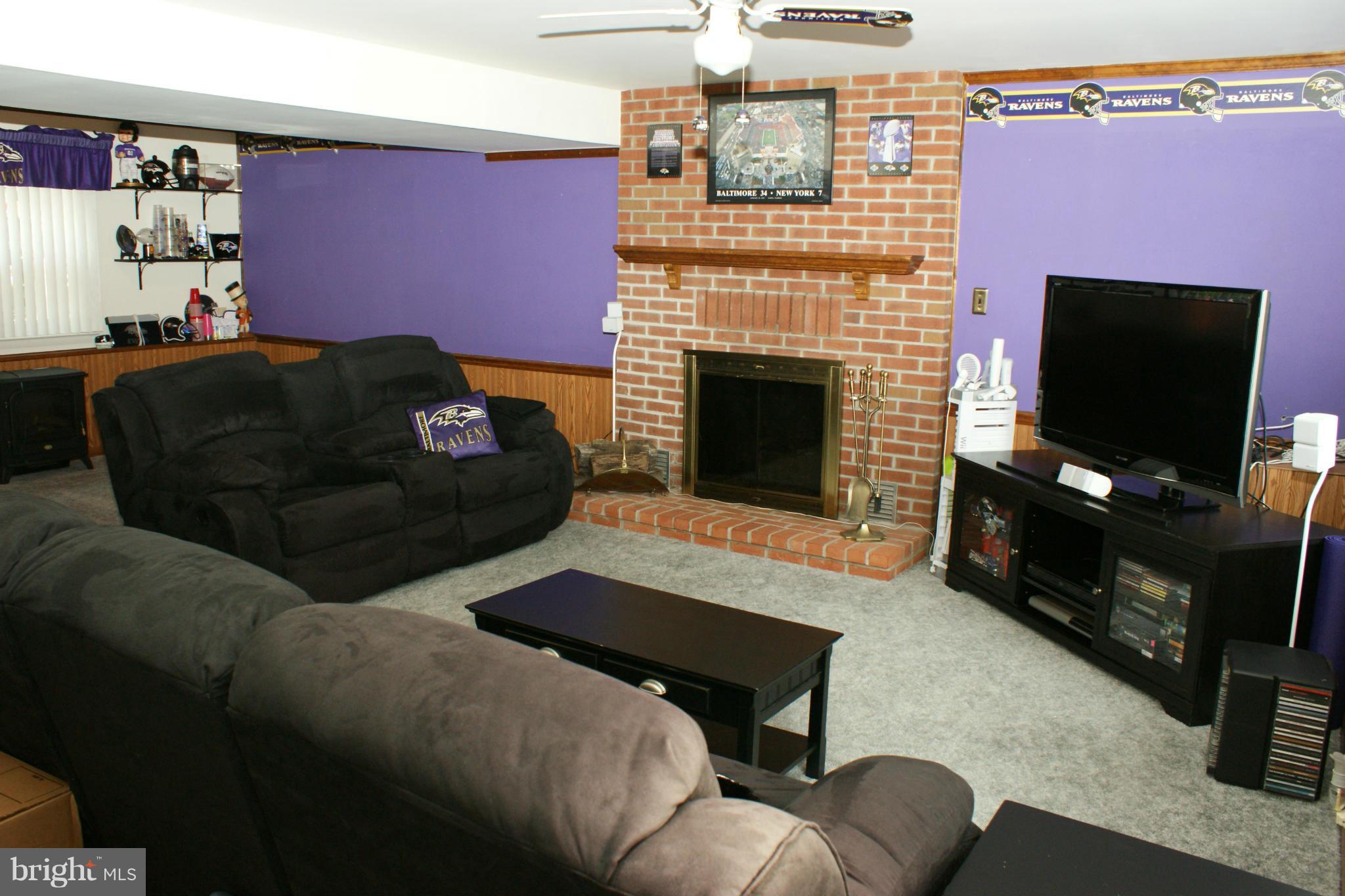 8 Woody Road Baltimore, MD 21221 - Photo 22 of 30 Family Room