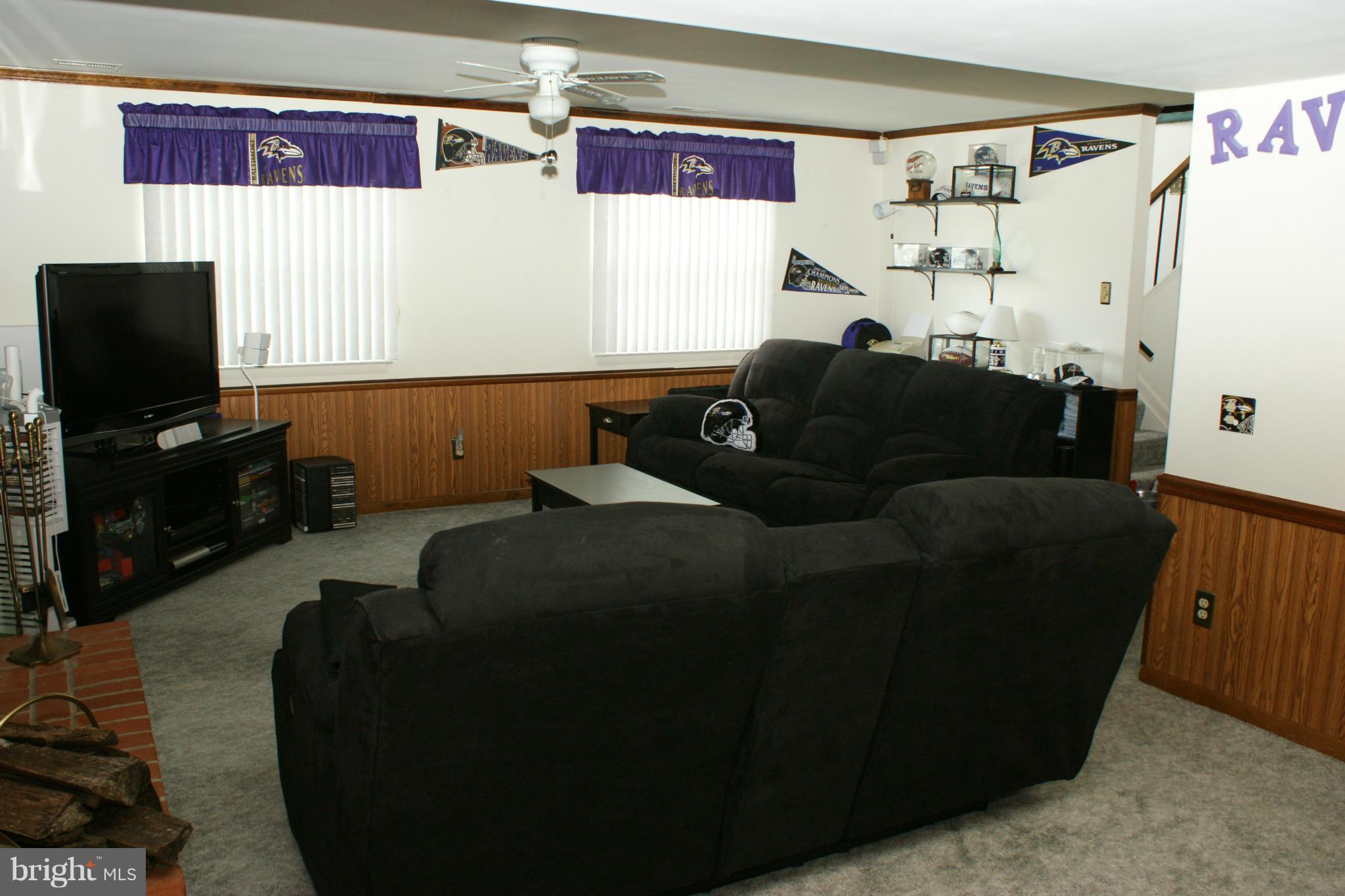 8 Woody Road Baltimore, MD 21221 - Photo 23 of 30 Family Room