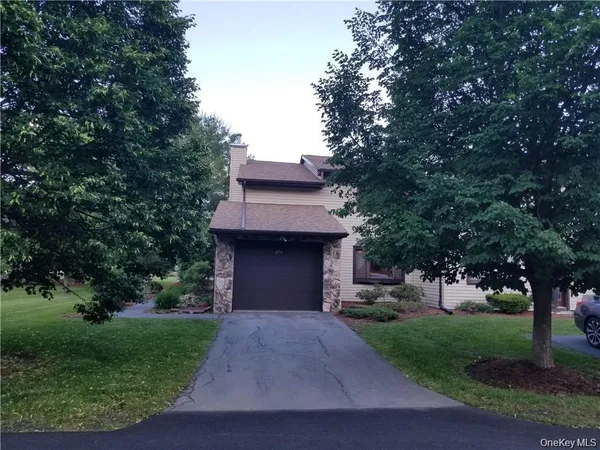 $3,300 | 256 Heritage Lane, Monroe, NY 10950
