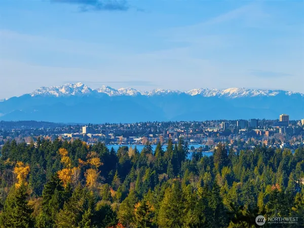 $6,639,000 | 2627 96th Avenue Northeast, Clyde Hill, WA 98004