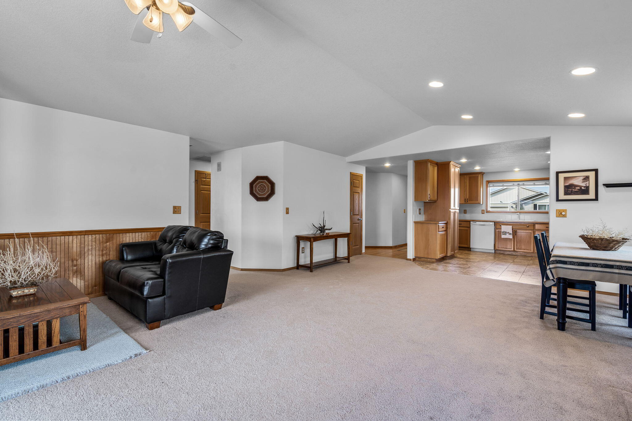 346 Center Ridge Drive Culver, OR 97734 - Photo 7 of 28 2023_04_13_346_center_ridge_dr_culver-13