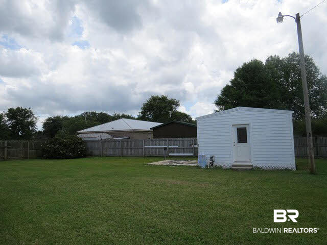 16477 Hunter Lane Foley, AL 36535 - Photo 8 of 31 small shed