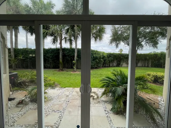 $2,950 | 6526 Via Regina, Boca Raton, FL 33433