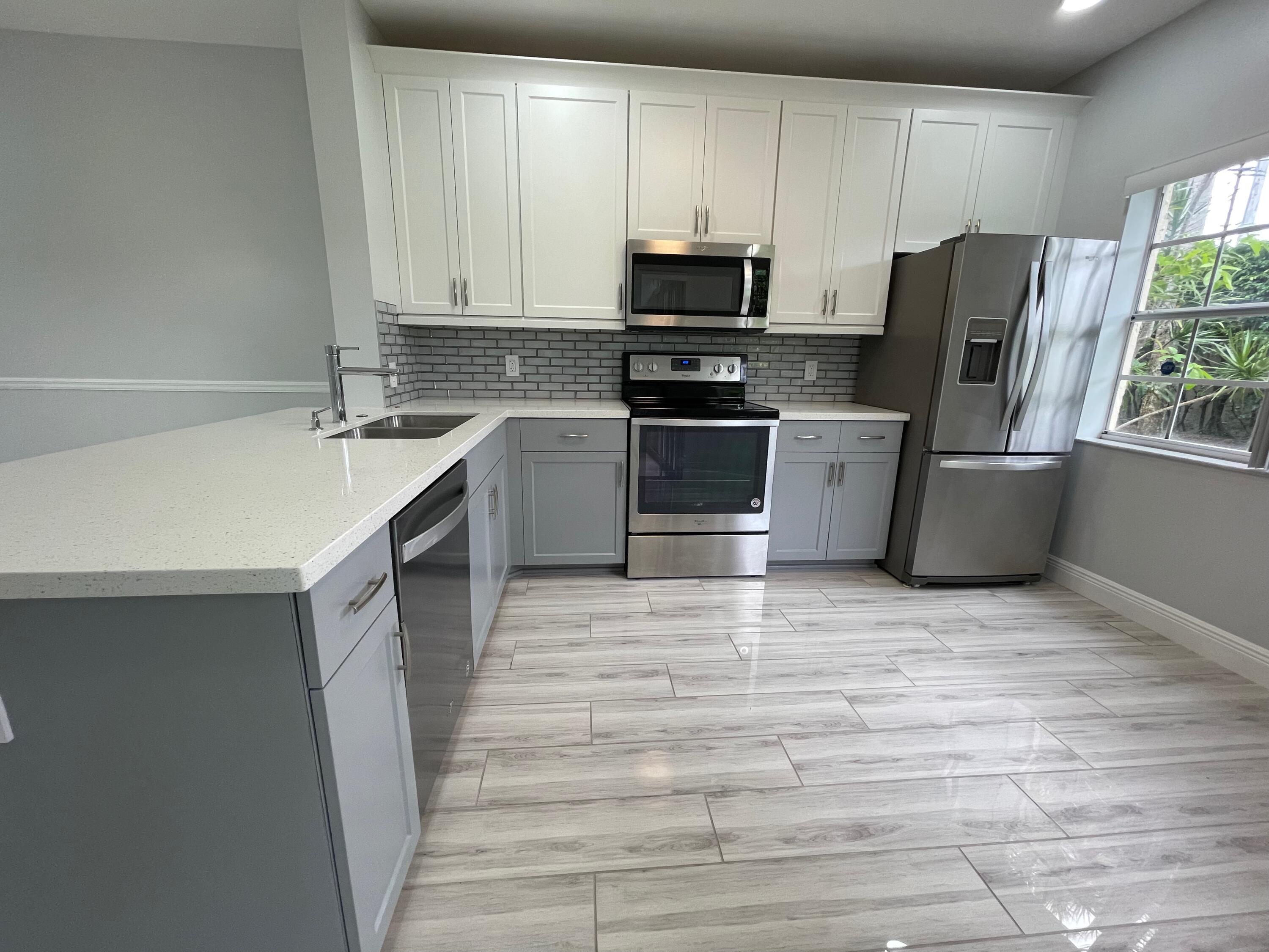 6526 Via Regina Boca Raton, FL 33433 - Photo 4 of 16 IMG_1273