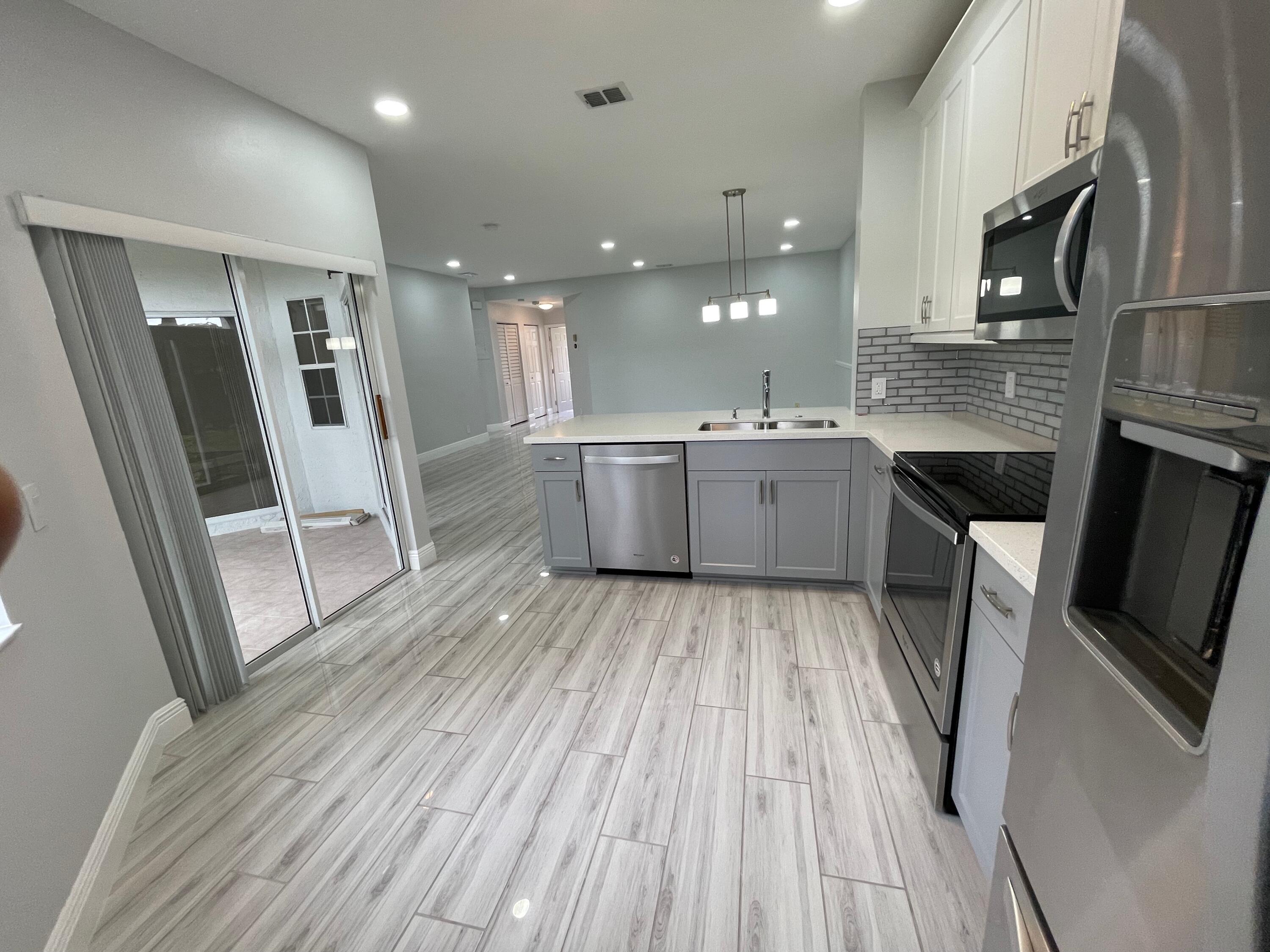 6526 Via Regina Boca Raton, FL 33433 - Photo 5 of 16 IMG_1275