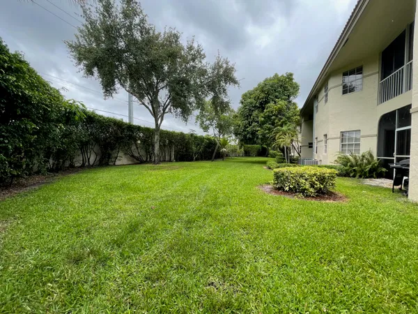 $2,950 | 6526 Via Regina, Boca Raton, FL 33433