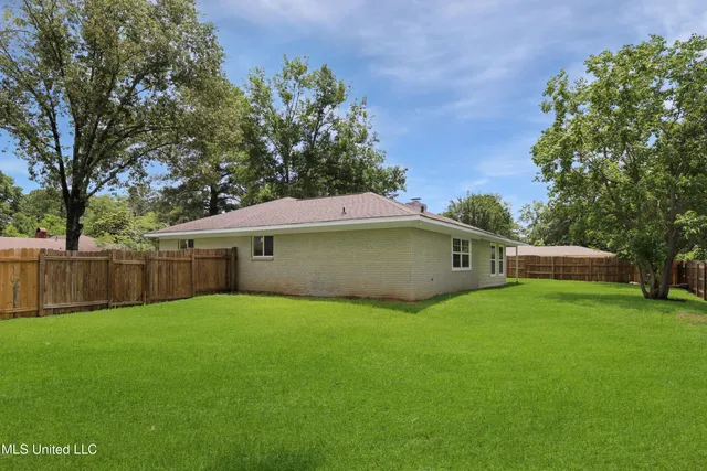 $300,000 | 111 Hickory Hill Place, Brandon, MS 39042