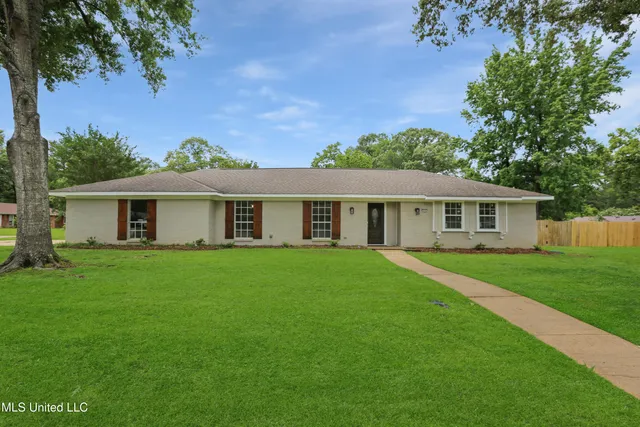 $300,000 | 111 Hickory Hill Place, Brandon, MS 39042