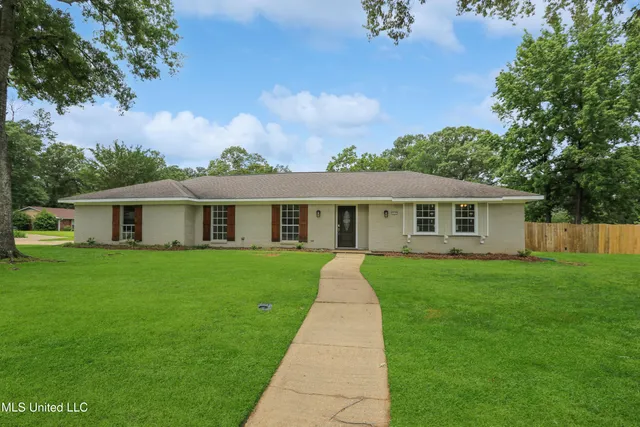 $300,000 | 111 Hickory Hill Place, Brandon, MS 39042