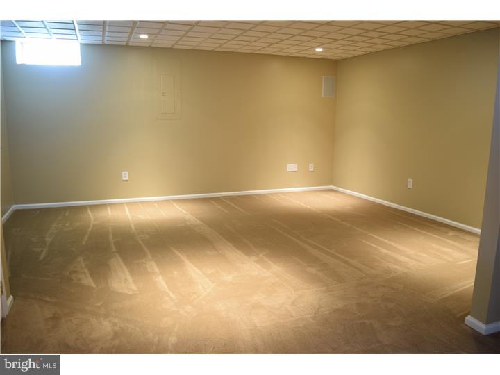 979 Honeysuckle Road Williamstown, NJ 08094 - Photo 11 of 25 Gallery Image 11