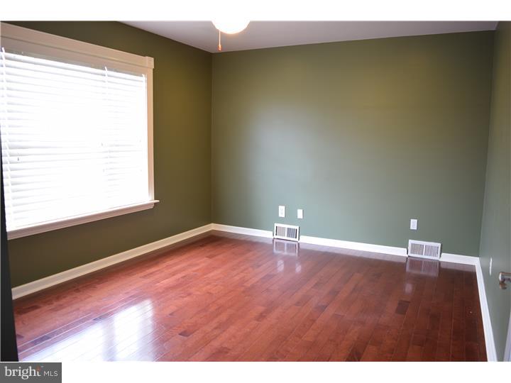 979 Honeysuckle Road Williamstown, NJ 08094 - Photo 13 of 25 Gallery Image 13