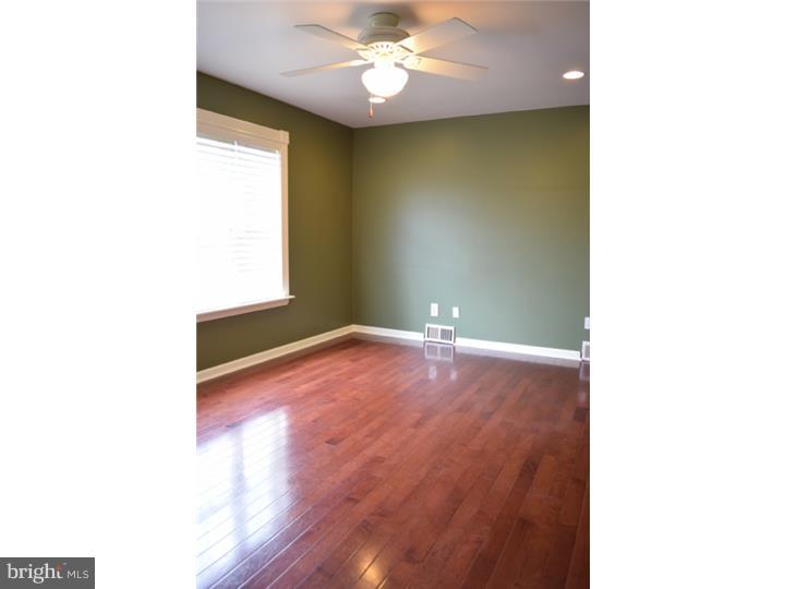 979 Honeysuckle Road Williamstown, NJ 08094 - Photo 14 of 25 Gallery Image 14
