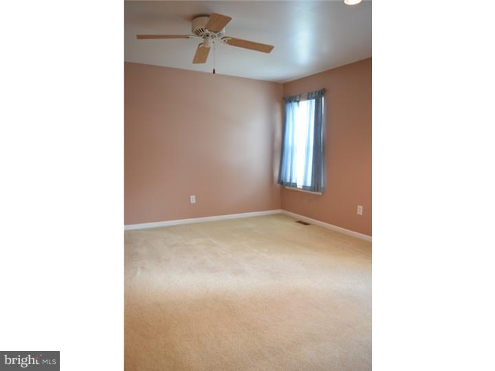 979 Honeysuckle Road Williamstown, NJ 08094 - Photo 17 of 25 Gallery Image 17
