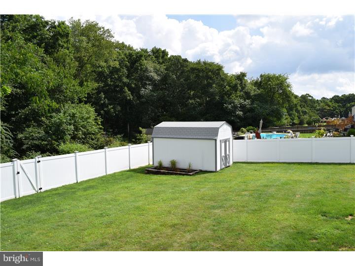 979 Honeysuckle Road Williamstown, NJ 08094 - Photo 21 of 25 Gallery Image 21