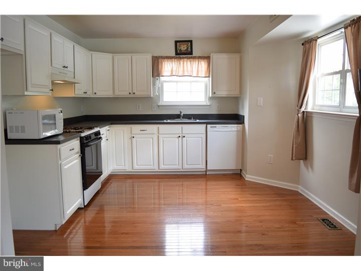 979 Honeysuckle Road Williamstown, NJ 08094 - Photo 9 of 25 Gallery Image 9