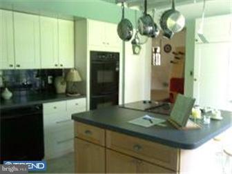 23 Wolfpack Road Hamilton, NJ 08619 - Photo 9 of 11