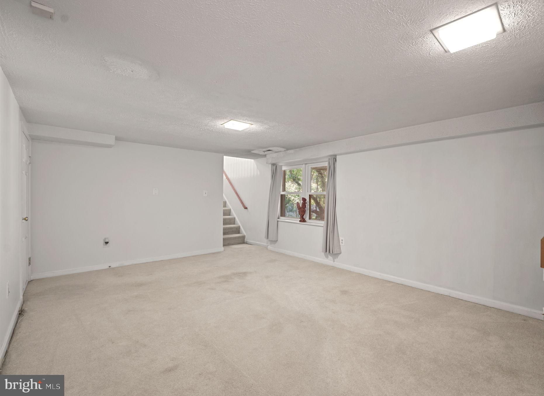 23439 Watson Road Leesburg, VA 20175 - Photo 25 of 41 an empty room with entrance door