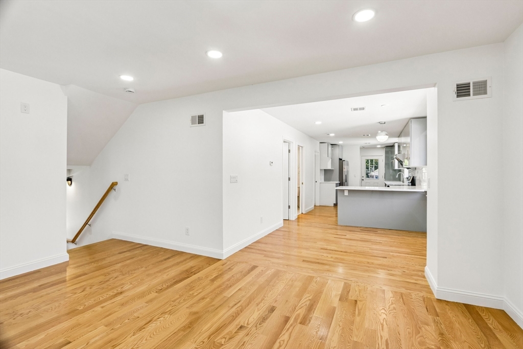 31 Coleman Road, Unit 1 Arlington, MA 02476 - Photo 4 of 38