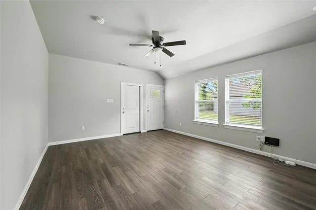 $1,325 | 910 North Throckmorton Street, Unit 914, Sherman, TX 75090