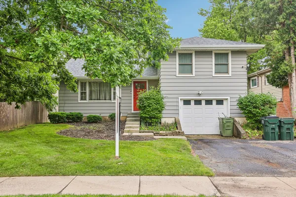 $499,000 | 715 East Main Street, Barrington, IL 60010