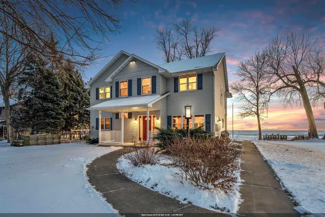 $1,089,000 | W6537 Firelane 8, Menasha, WI 54952