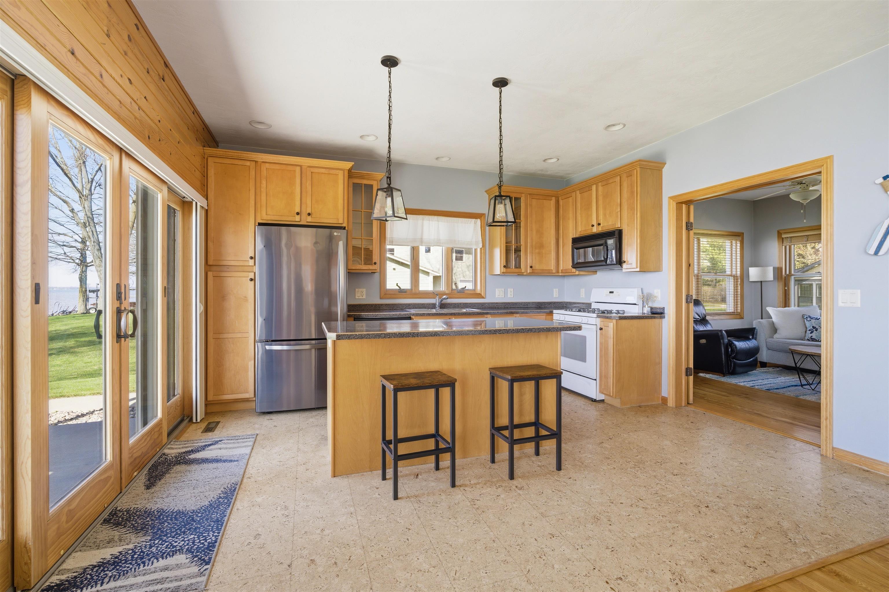 W6537 Firelane 8 Menasha, WI 54952 - Photo 14 of 68