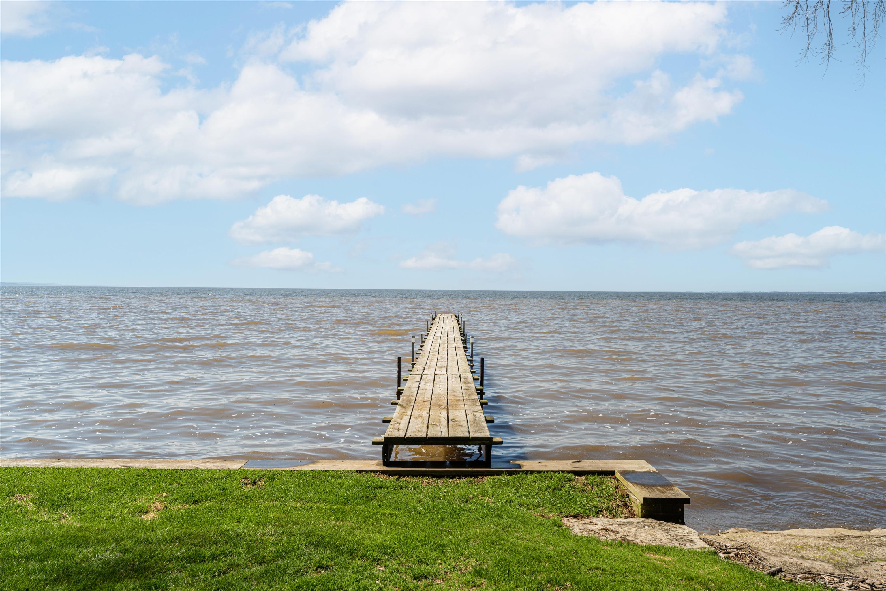 W6537 Firelane 8 Menasha, WI 54952 - Photo 2 of 68